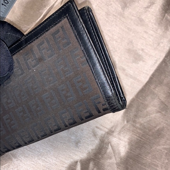 Kate Spade White and Black Kids Beanie and Gloves Set - Picture 13 of 16